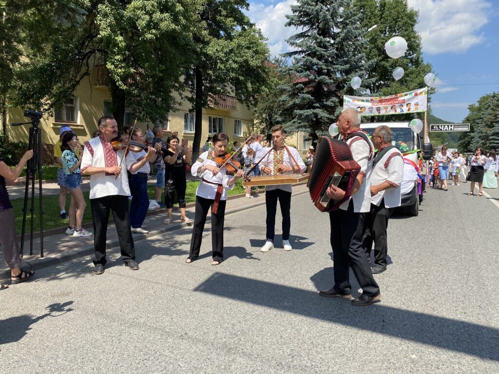 Івано-Франківщина: У Яремчі влаштували гуцульський карнавал